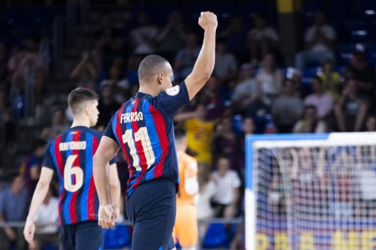 El Barça deja al Jaén al borde del KO